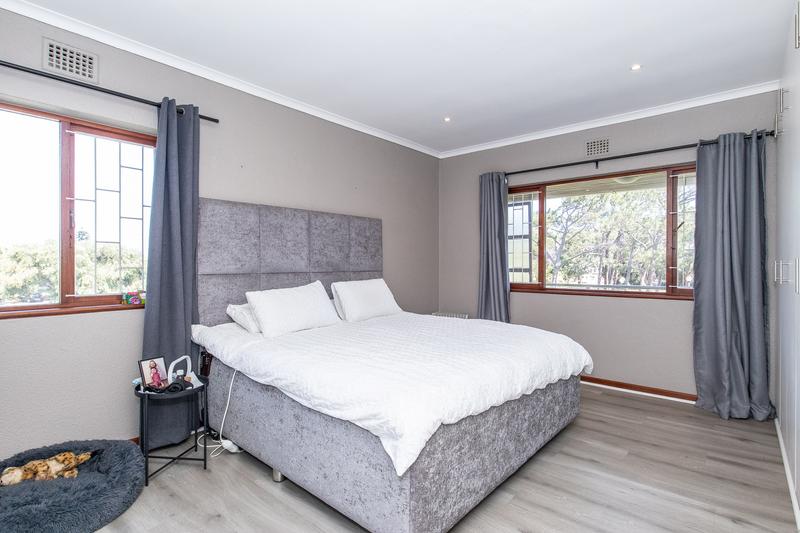 2 Bedroom Property for Sale in Bergvliet Western Cape